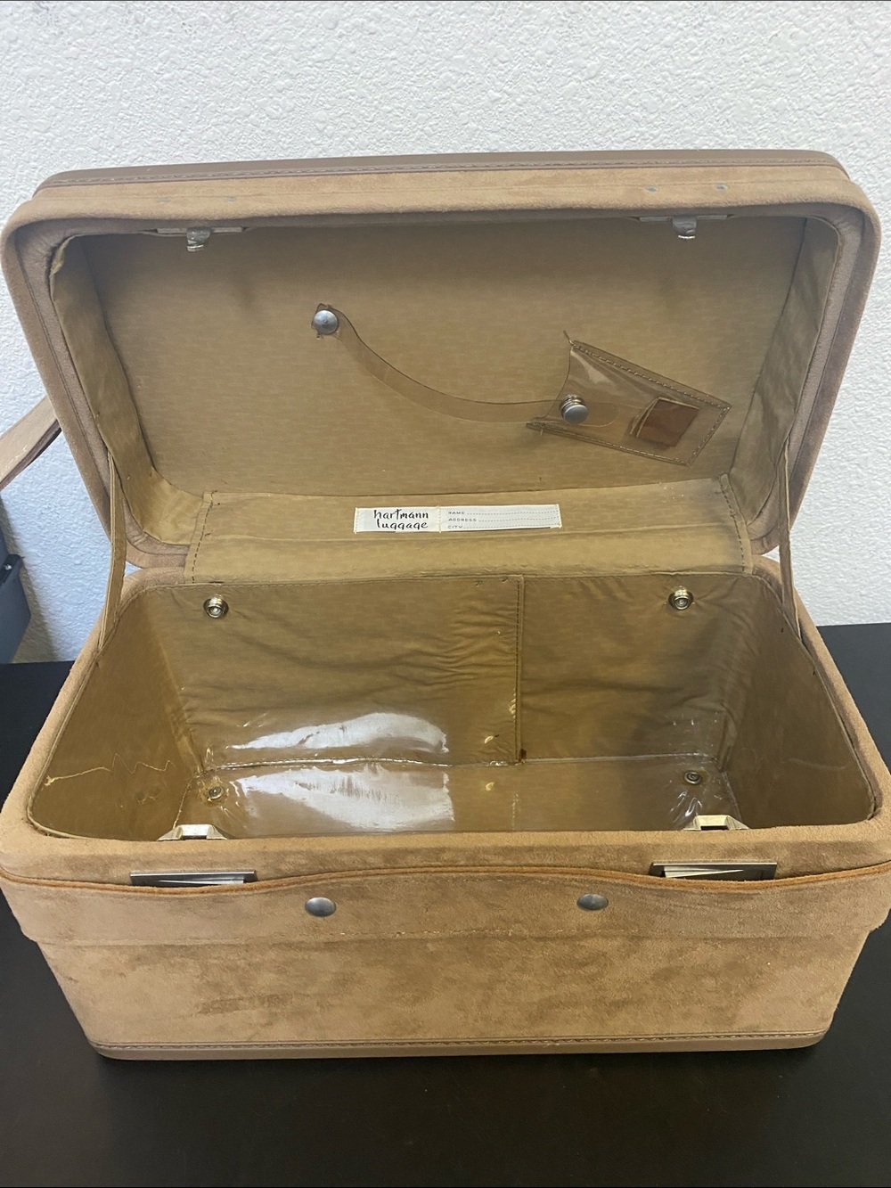 Vintage Hartman Carry Case Train Case in Tan Suede leather mint condition